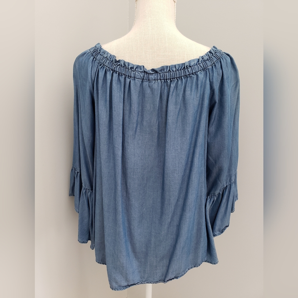 Flutter Sleeve Chambray Top - image 5